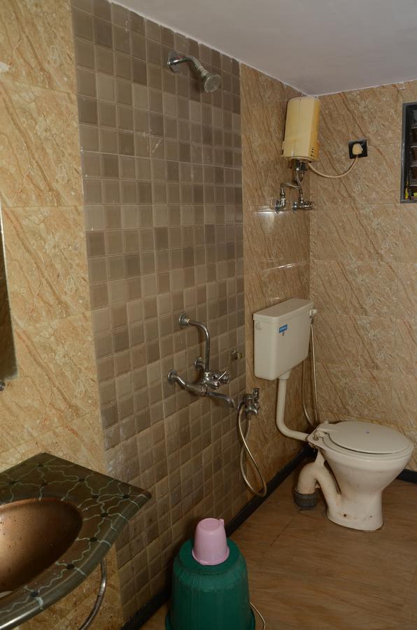 Anil Guest House Мумбай Екстериор снимка