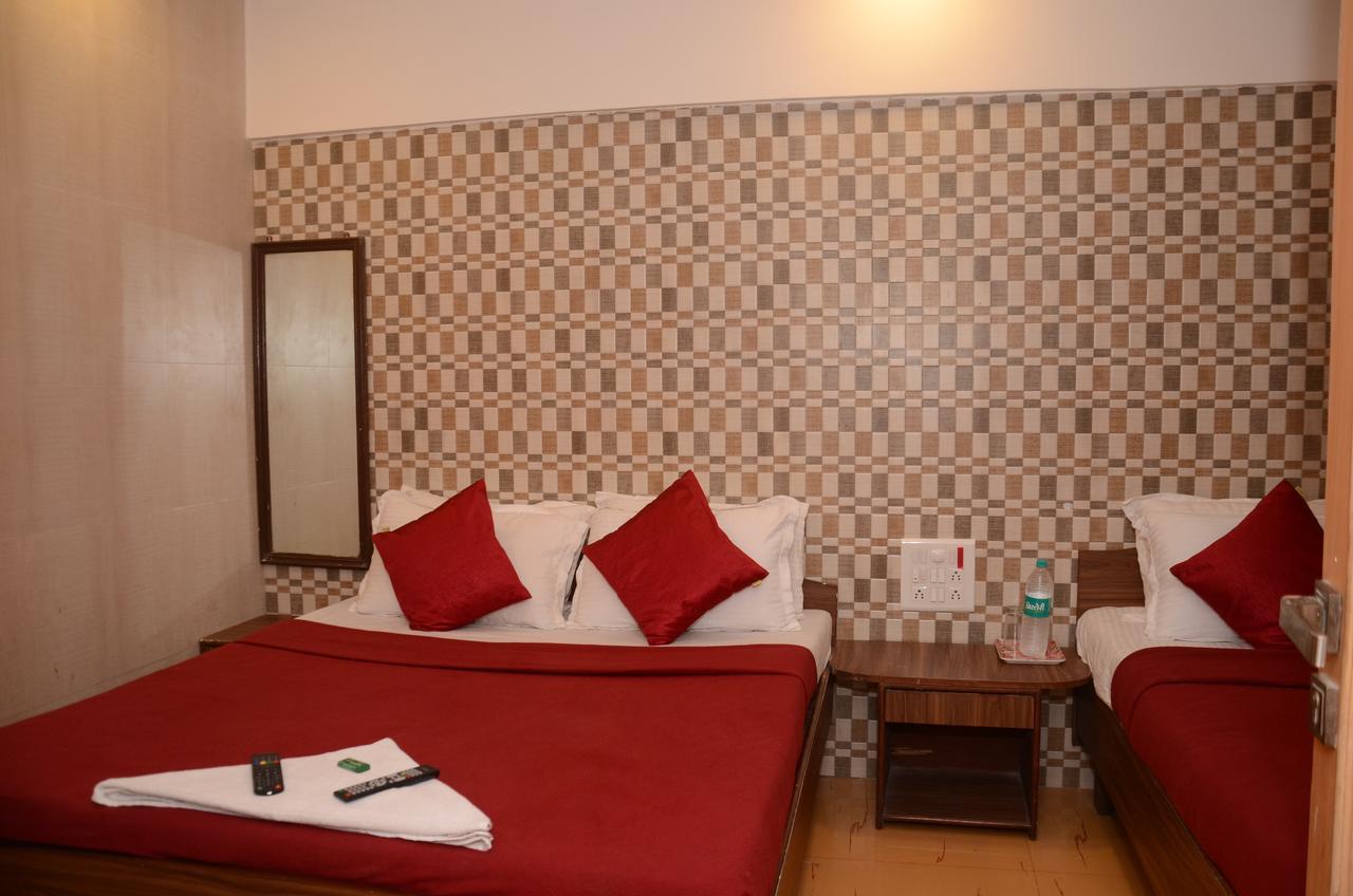 Anil Guest House Мумбай Екстериор снимка