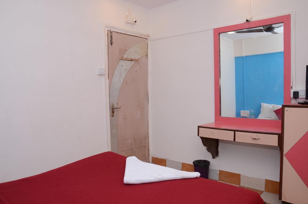 Anil Guest House Мумбай Екстериор снимка