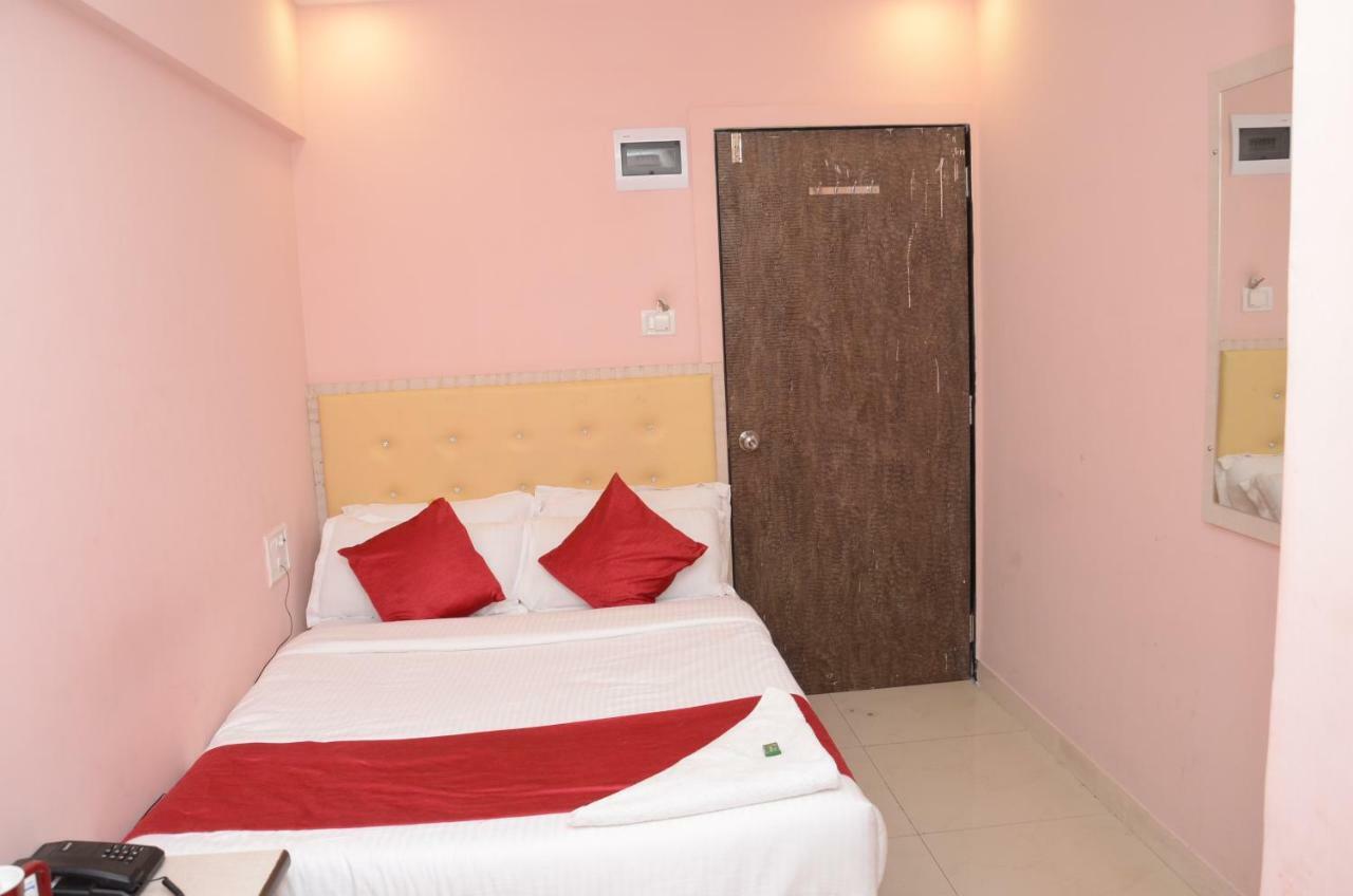 Anil Guest House Мумбай Екстериор снимка