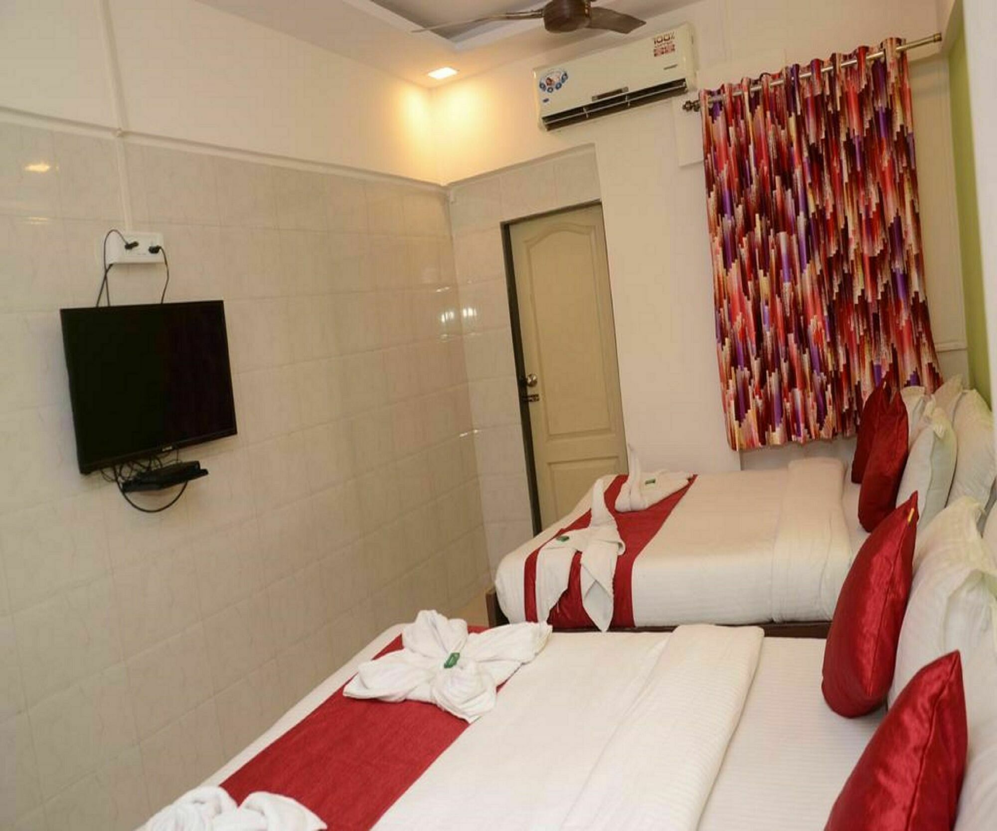 Anil Guest House Мумбай Екстериор снимка